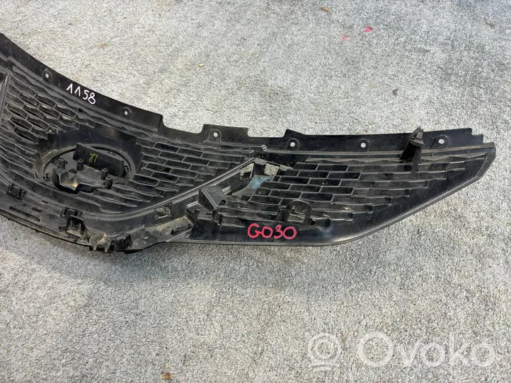 Nissan Qashqai Передняя решётка 623124EA0D