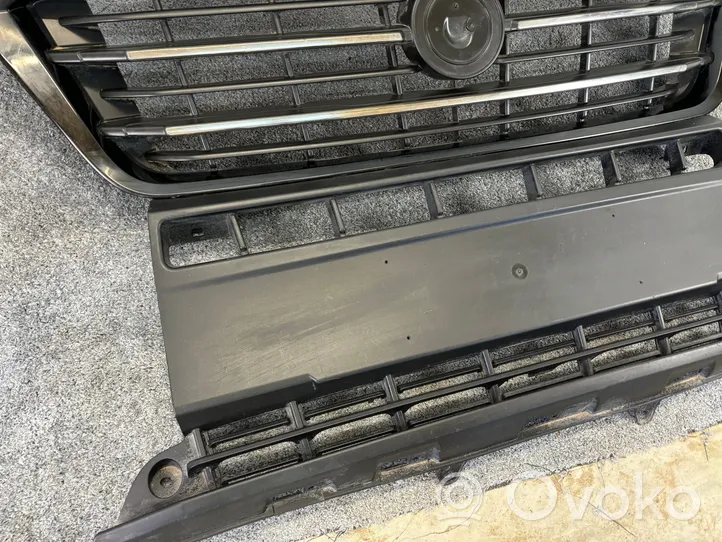 Fiat Ducato Grille calandre supérieure de pare-chocs avant 18072151