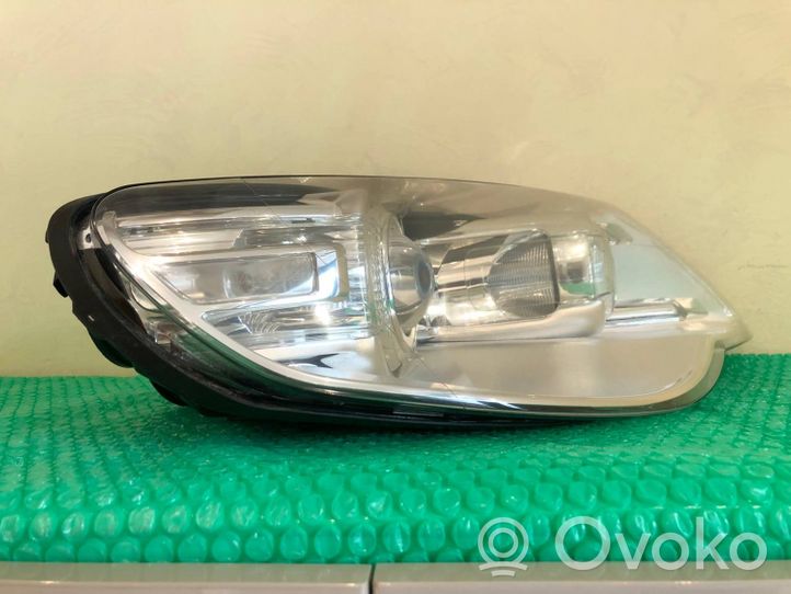 Volkswagen Touareg I Lot de 2 lampes frontales / phare 7L6941031C