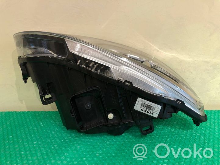 Volvo V60 Lampy przednie / Komplet 31420269