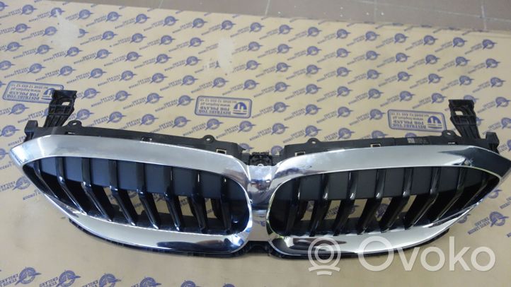 BMW 5 G30 G31 Grille de calandre avant 5A22C60