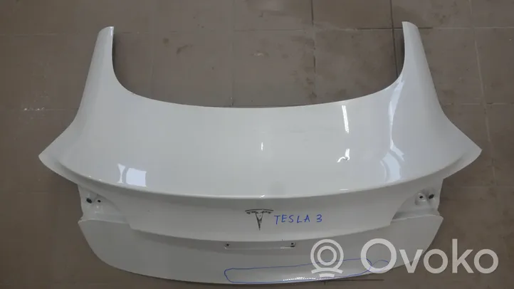 Tesla Model 3 Heckbordwand TESLA3