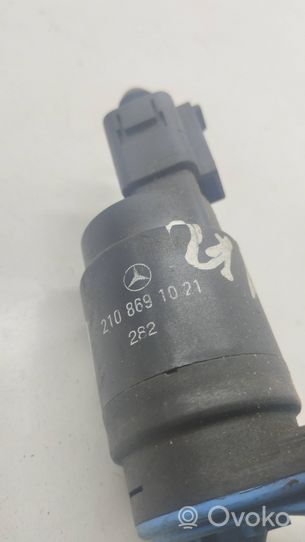 Mercedes-Benz E W124 Pompa spryskiwacza szyby przedniej / czołowej 2108691021