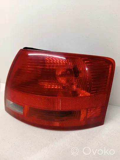 Audi A4 S4 B7 8E 8H Lampa tylna 8E9945096E