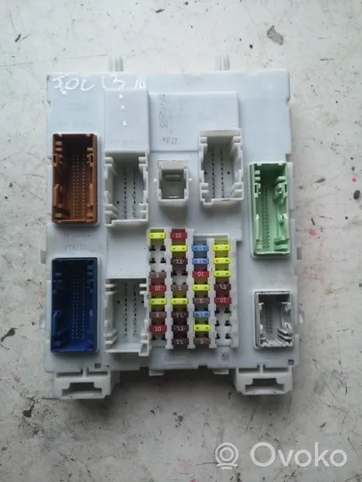 Ford Focus Module de fusibles F1ET14014DEE