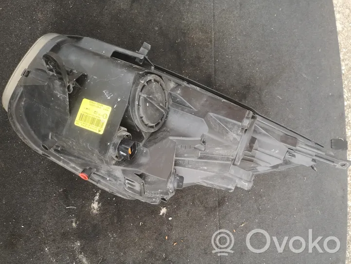 KIA Venga Headlight/headlamp 921021P500