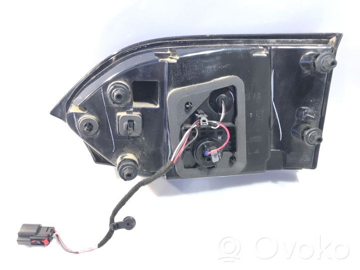 Chrysler Pacifica Takaluukun takavalot P68228941AE