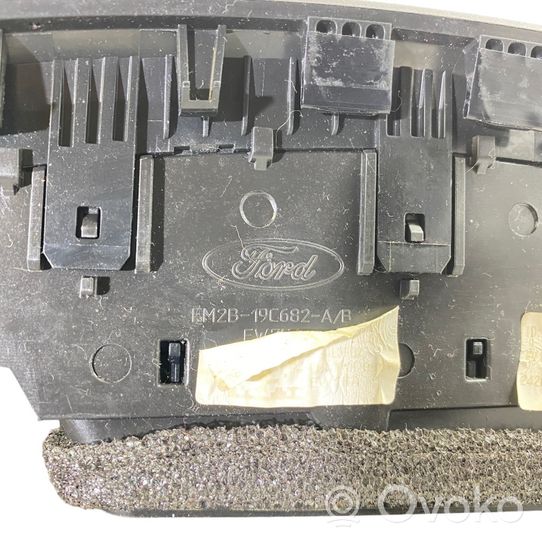 Ford Edge II Dysze / Kratki środkowego nawiewu deski rozdzielczej EM2B19C682A