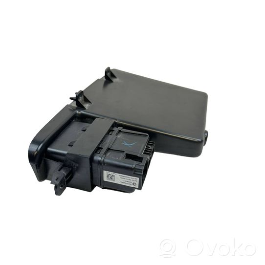 Chrysler Pacifica USB-pistokeliitin 68229840AA