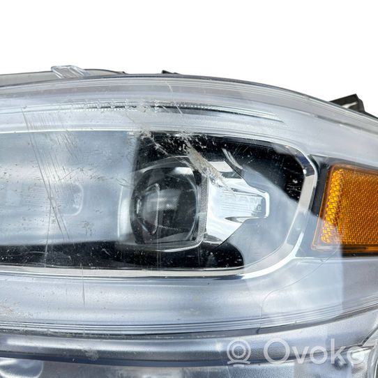 Dodge RAM Lampa przednia 