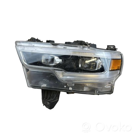 Dodge RAM Lampa przednia 