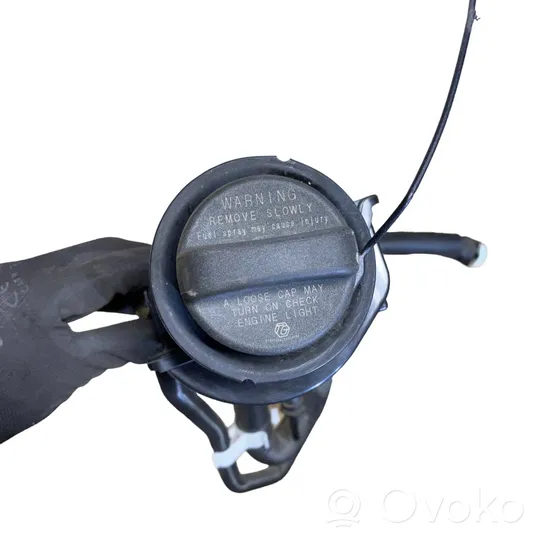 Subaru Outback (BT) Tubo e bocchettone per riempimento serbatoio del carburante 42072AN00A