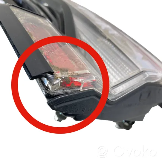 Subaru Outback (BT) Luci posteriori del portellone del bagagliaio 84251AN04C