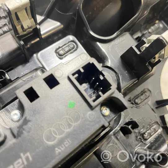 Audi Q3 F3 Dekoratīvās apdares lenta 83B853189A