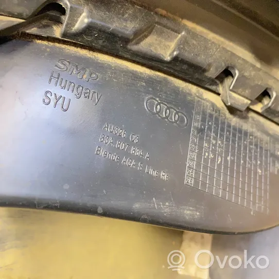 Audi Q3 F3 Moldura inferior del parachoques trasero 83A807568C