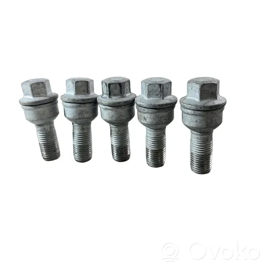 Audi Q3 F3 Nuts/bolts 