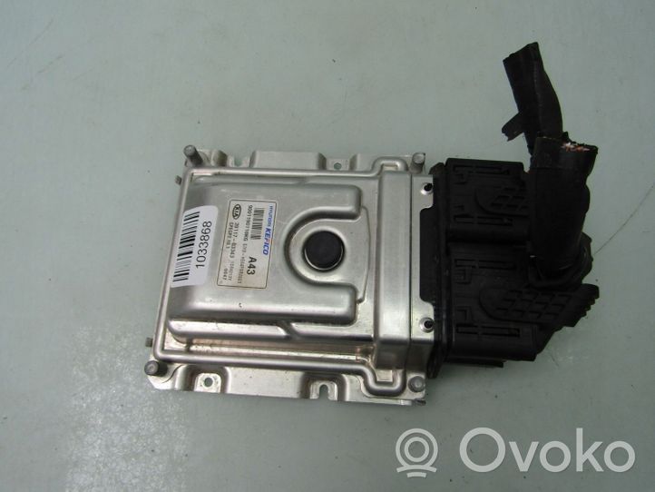 KIA Stonic Calculateur moteur ECU 3911703343