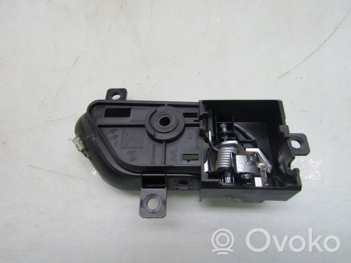 Nissan Qashqai J12 Klamka wewnętrzna drzwi przednich 806716UA0A