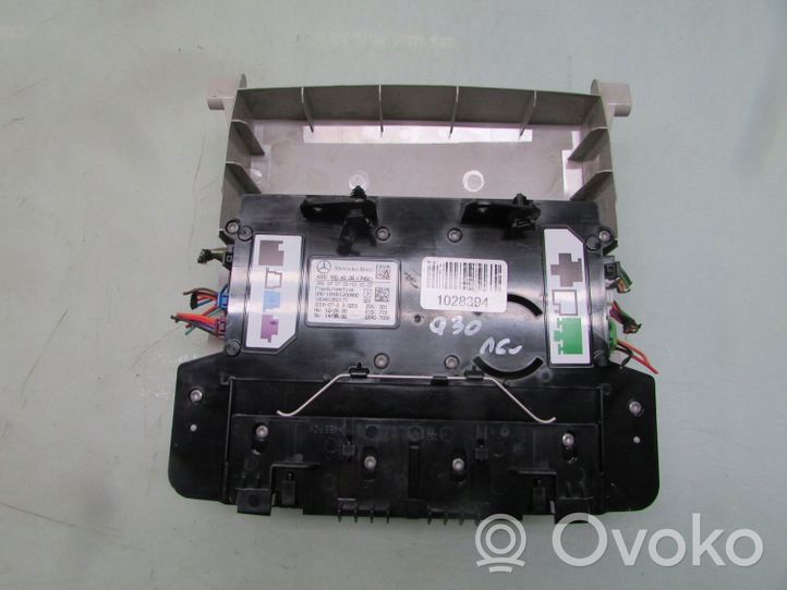 Infiniti Q30 Illuminazione sedili anteriori A0009004508