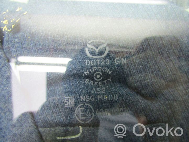 Mazda 3 Vetro del finestrino della portiera posteriore 