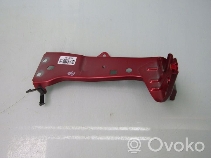 Mazda 3 Supporto di montaggio del parafango 