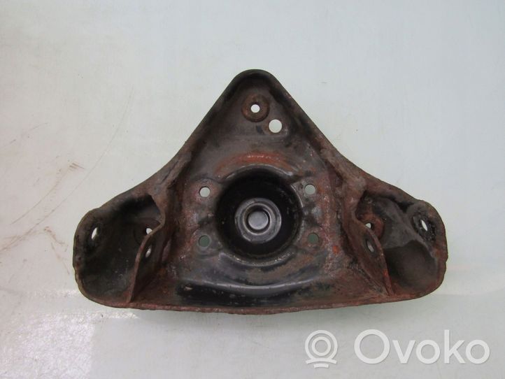 Audi A4 S4 B5 8D Supporto per montante superiore anteriore 