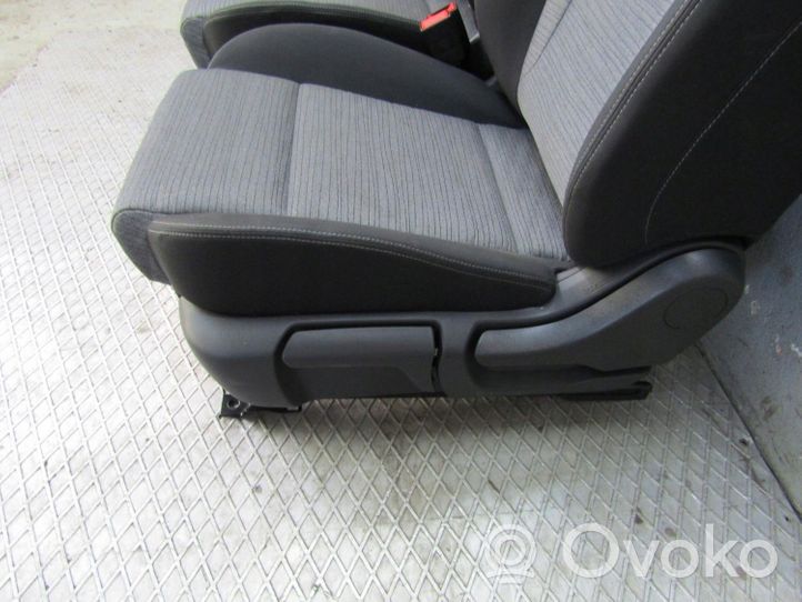 Nissan X-Trail T33 Fotele / Kanapa / Komplet 