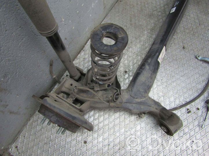 KIA Stonic Rear beam 