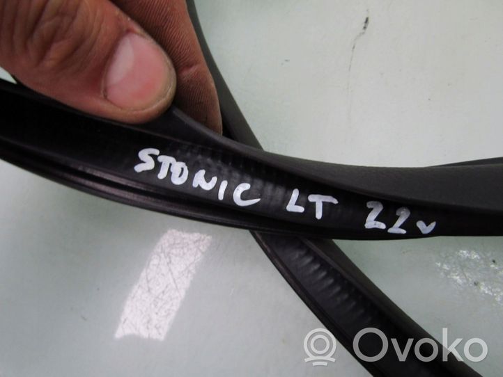 KIA Stonic Rear door rubber seal (on body) 