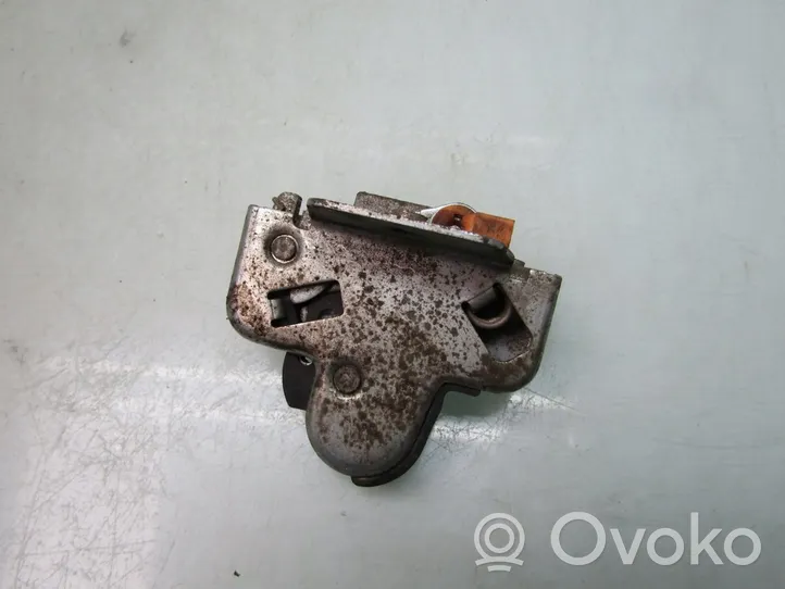 Opel Vectra B Blocco/chiusura/serratura del portellone posteriore/bagagliaio 90457255