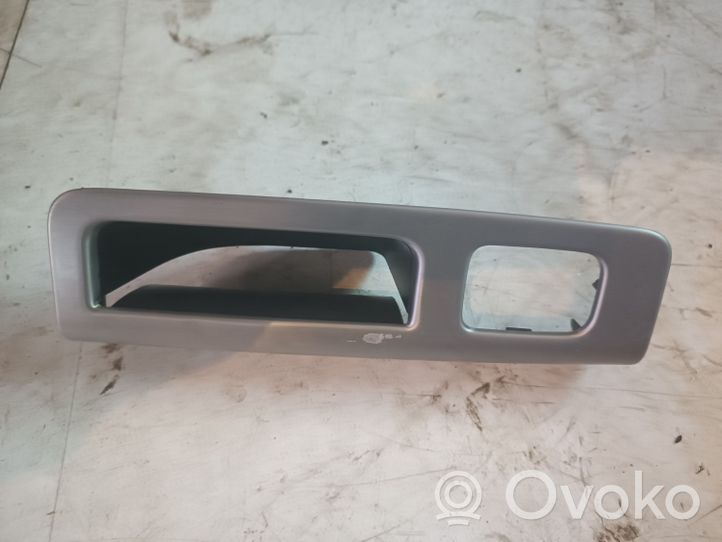 Volvo V50 Support bouton lève vitre porte arrière 8663813