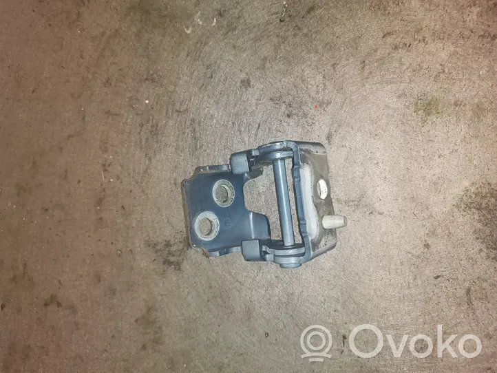 Citroen C5 Front door lower hinge 