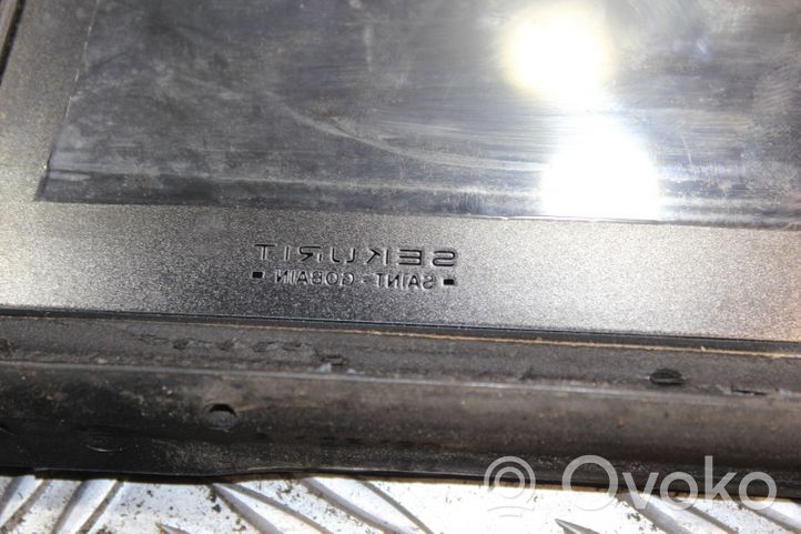 BMW 7 E38 Vetro del deflettore posteriore M1A800TMA8
