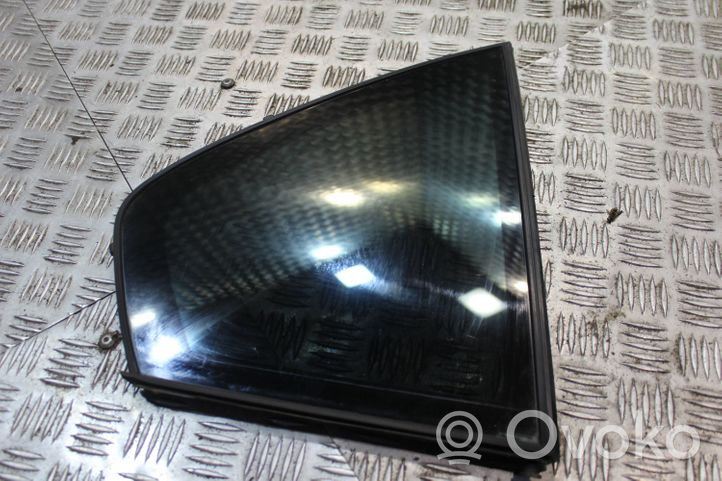 BMW 7 E38 Vetro del deflettore posteriore M1A800TMA8