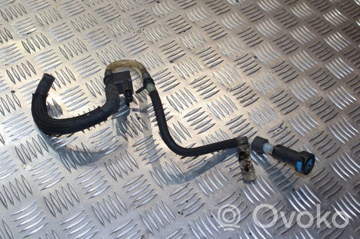 BMW 5 E60 E61 Tuyau d'alimentation conduite de carburant 7602243