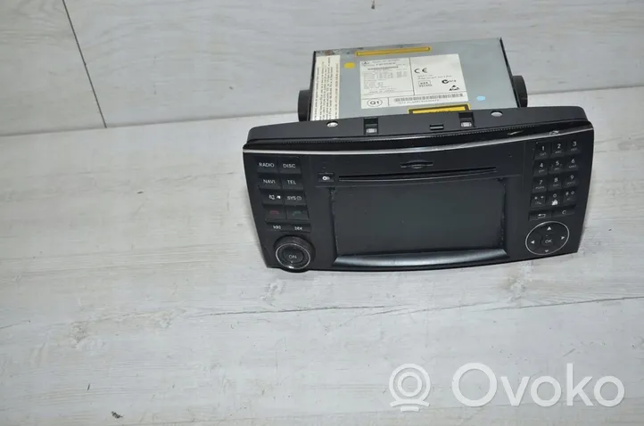 Mercedes-Benz R W251 Panel / Radioodtwarzacz CD/DVD/GPS A2518705094