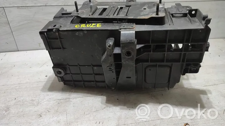 Chevrolet Cruze Battery box tray 1335441900