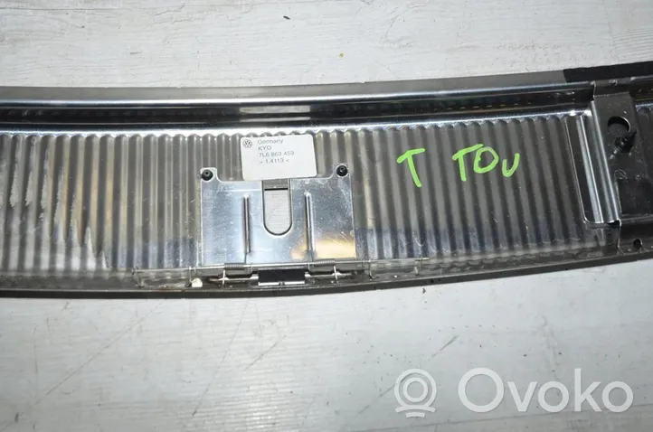 Volkswagen Touareg I Protection de seuil de coffre 7L6863459