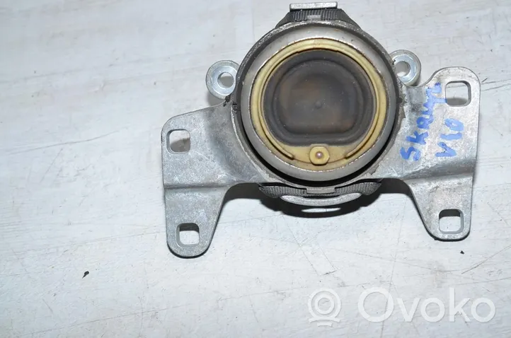 Volvo V40 Supporto di montaggio del motore 326F09