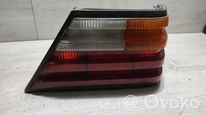 Mercedes-Benz E W124 Lampa tylna 