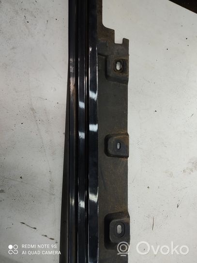 BMW M5 Sill 7903887