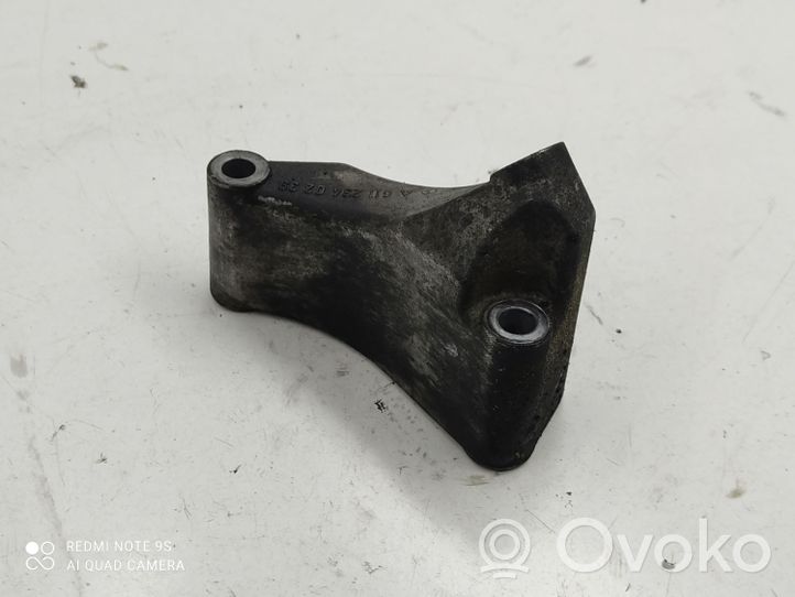 Mercedes-Benz CLK A209 C209 Support de compresseur de clim A6112340239