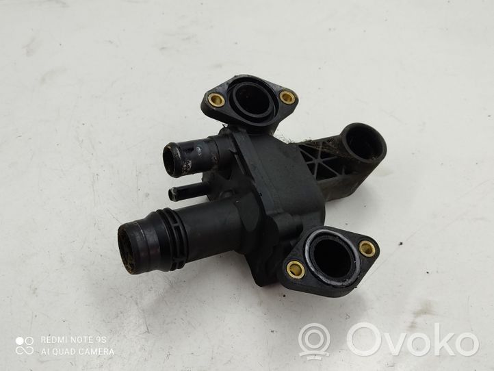 Land Rover Discovery 3 - LR3 Termostaatin kotelo 4H2Q8592