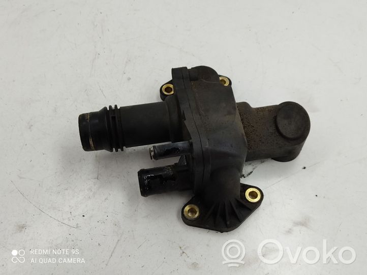 Land Rover Discovery 3 - LR3 Termostaatin kotelo 4H2Q8592