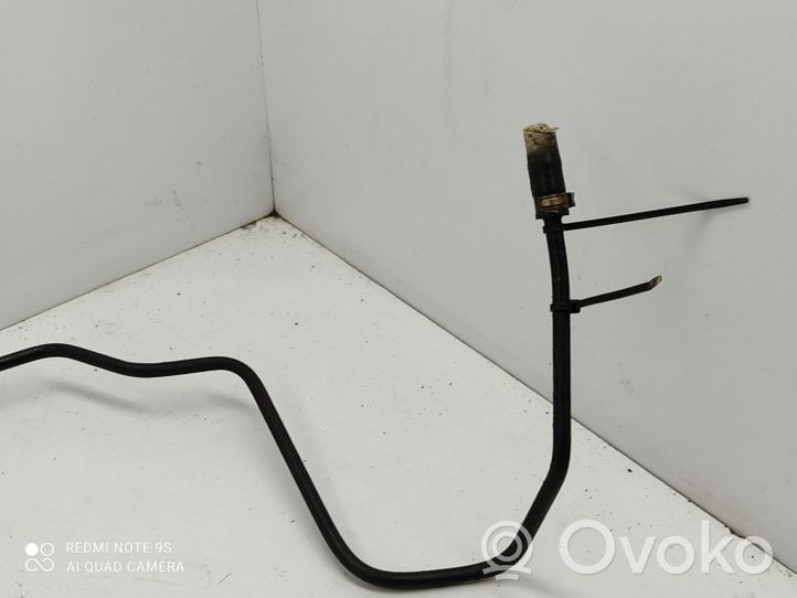 Land Rover Discovery 3 - LR3 Fuel line pipe 