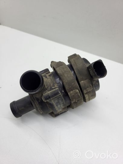 Audi Q7 4L Pompe à eau de liquide de refroidissement 12402050300