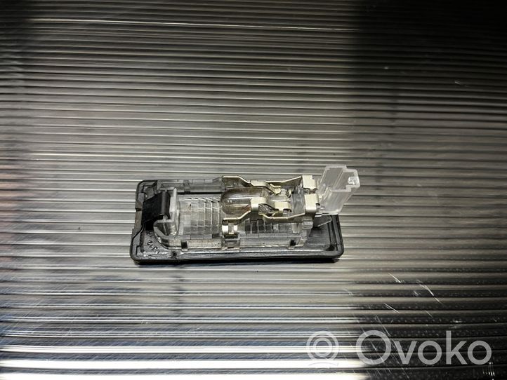 Volkswagen Touran II Éclairage de plaque d'immatriculation 5N0943021