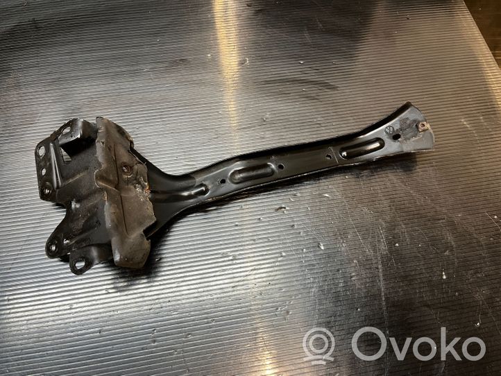 Volkswagen Touareg I Staffa del pannello di supporto del radiatore 7L0805799