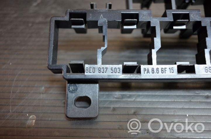 Audi A4 S4 B7 8E 8H Relay mounting block 8E0937503