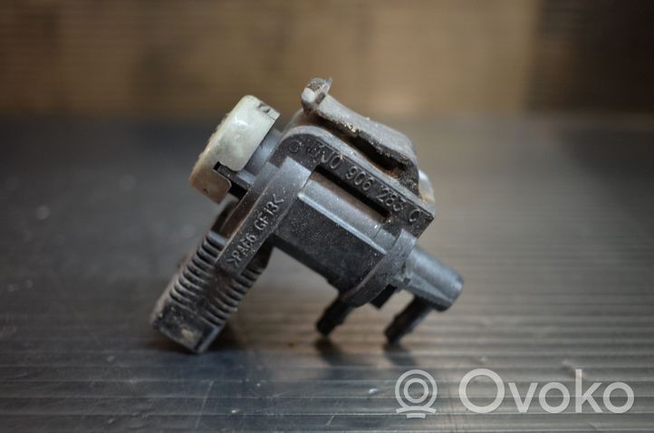 Audi A4 S4 B7 8E 8H Vacuum valve 1J0906283C